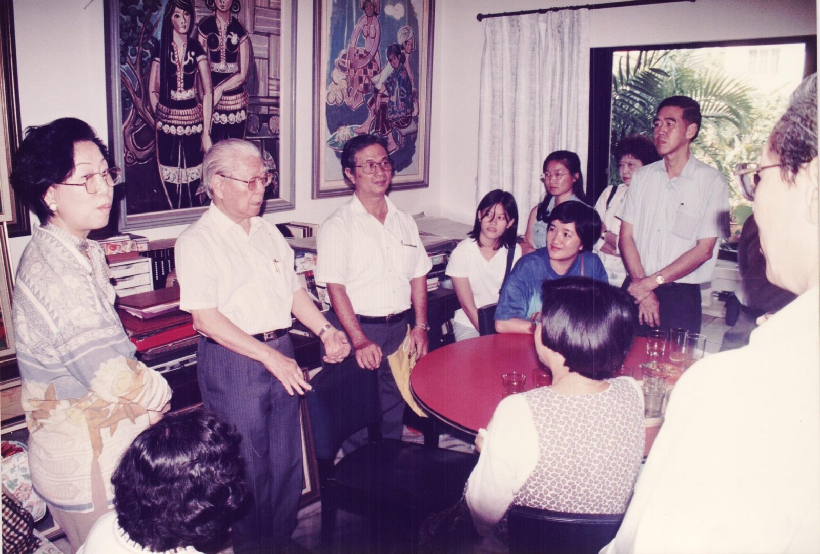 Wong Soo Yen listening to Liu Kang_s (2nd from left) lecture, with Instructor (3rd from left) and classmates