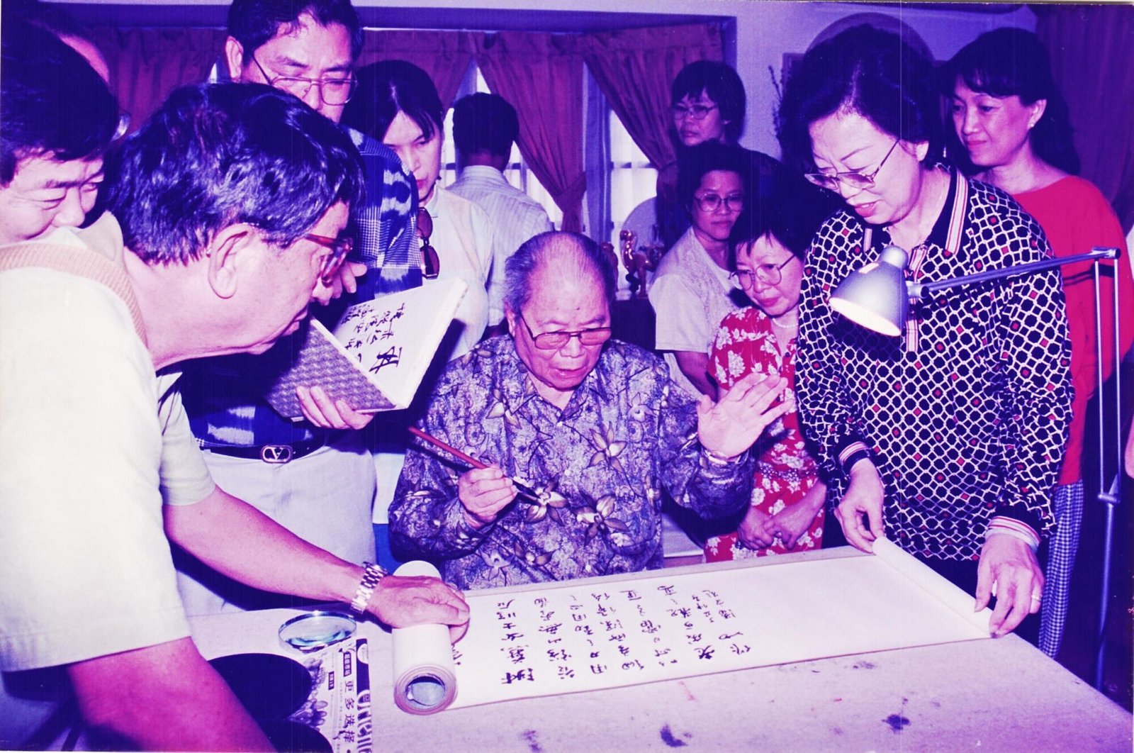 PanShou Writing a comment for Wong Soo Yen_s long scroll